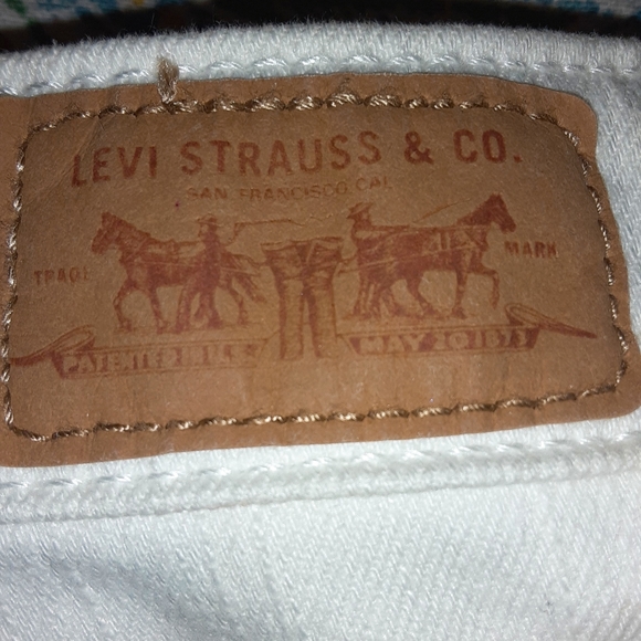 Levi's Tummy Flattening Wide Leg Crop Stretch Jean - Picture 2 of 16